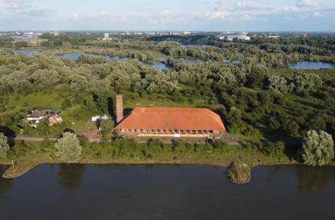 Leeffabriek vanuit de lucht